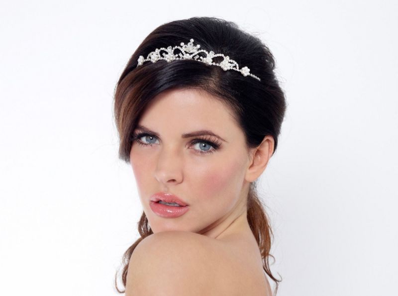 2_fem_weddingshop_tiara